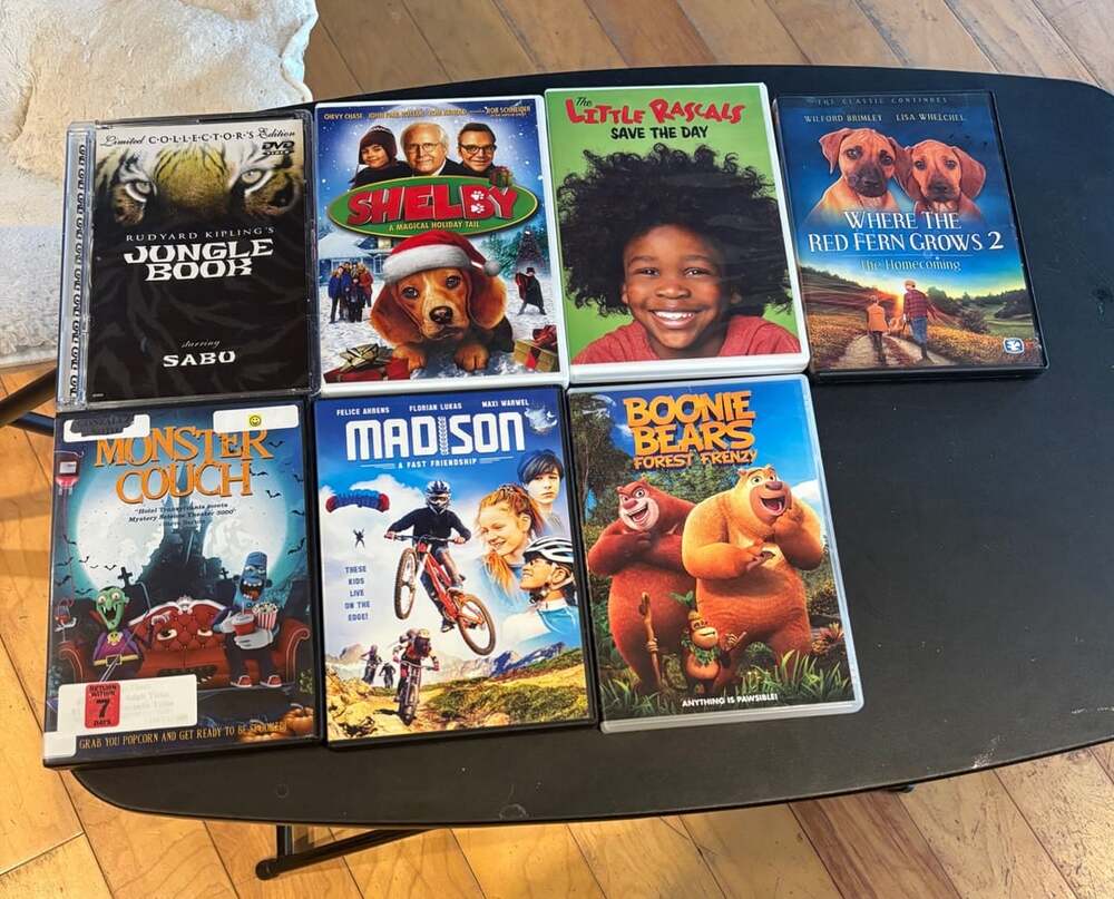 Kids dvd lot of 7 movies
